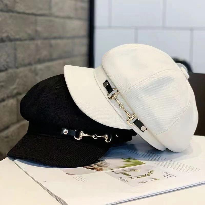 Baker's Hat – A Classic Touch for Every Culinary Expert