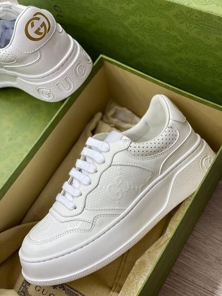 Gucci GG White Unisex Sneakers – Timeless Style with Iconic Elegance