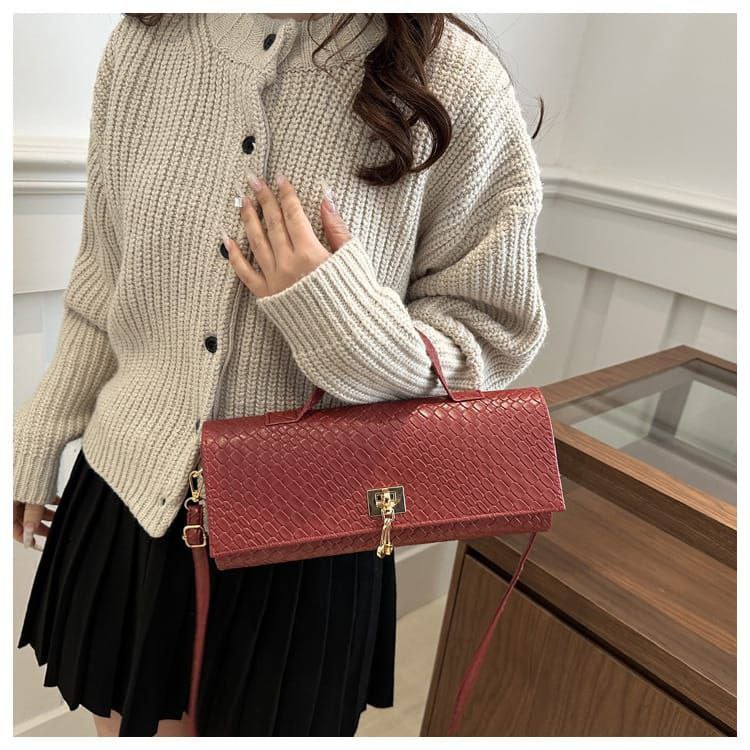 Bottega Veneta Triangle Bag – Bold Geometry, Iconic Luxury