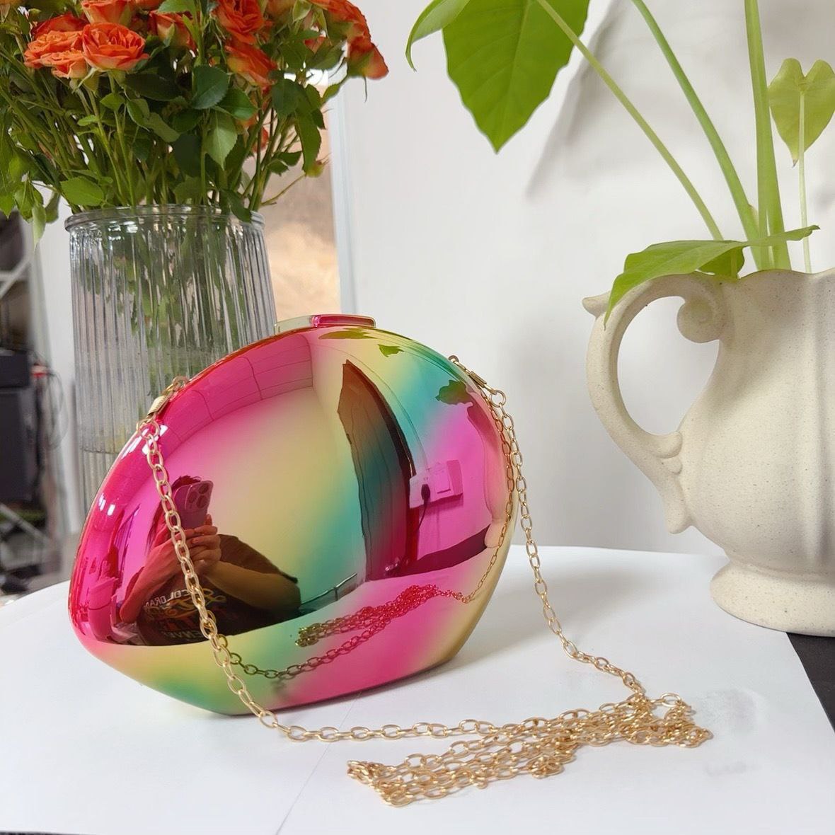 Teardrop-Shaped Clutch β Sculptural Glamour in the Palm of Your Hand