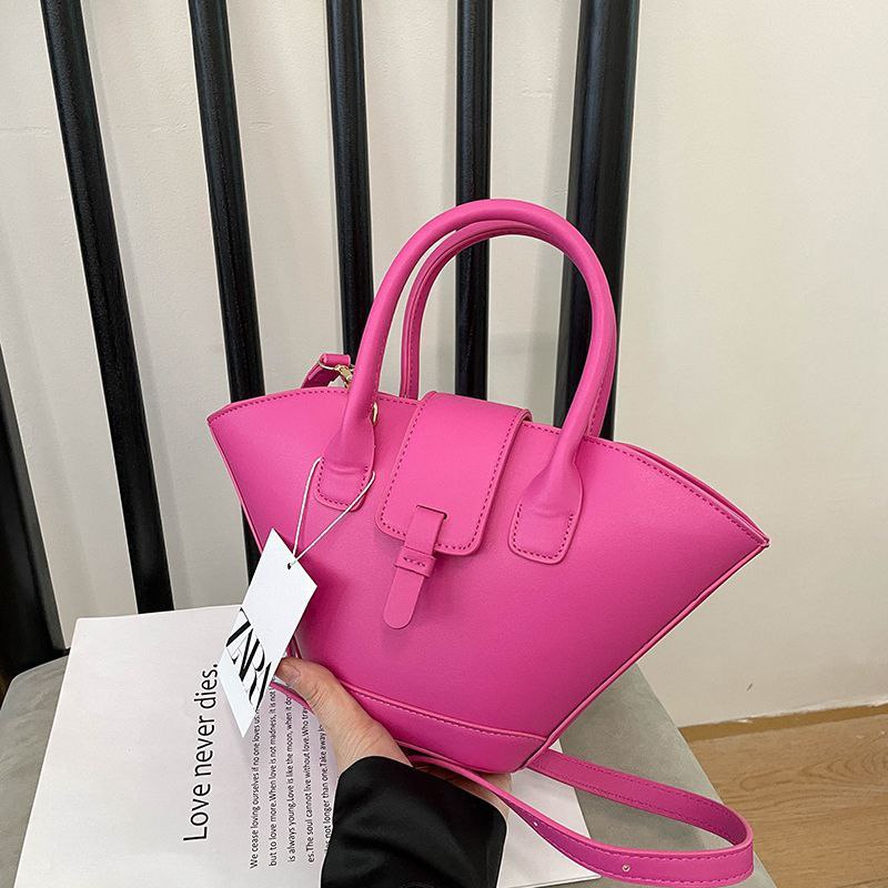 Zara Handbag β Effortless Style, Everyday Elegance