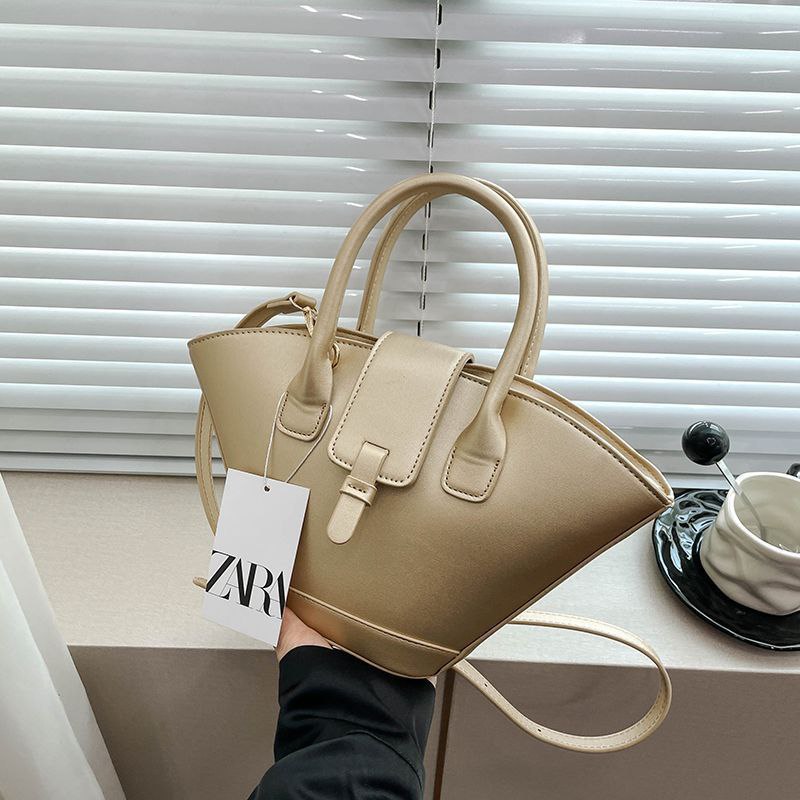 Zara Handbag β Effortless Style, Everyday Elegance