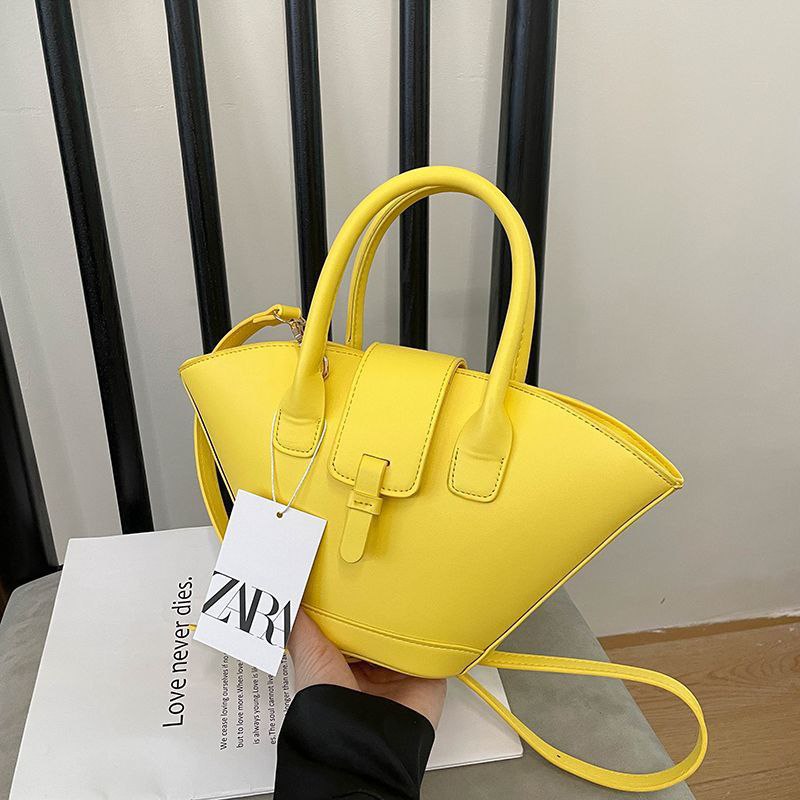 Zara Handbag β Effortless Style, Everyday Elegance