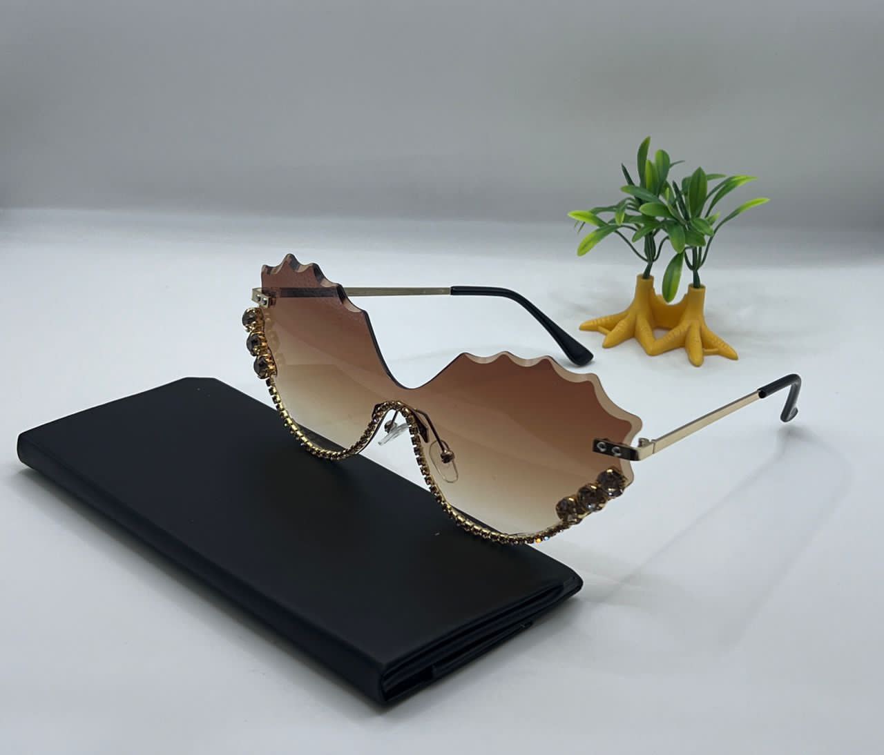 Gucci shades with Box
