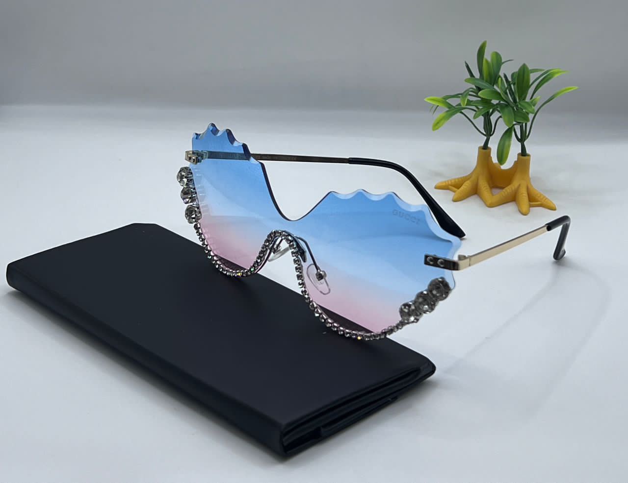 Gucci shades with Box