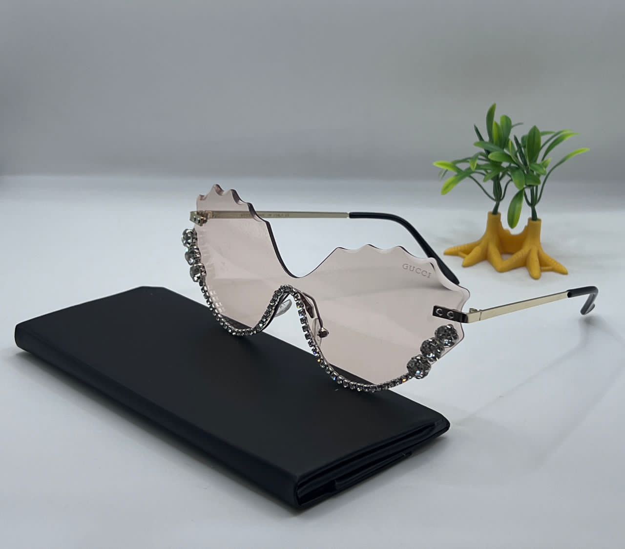 Gucci shades with Box
