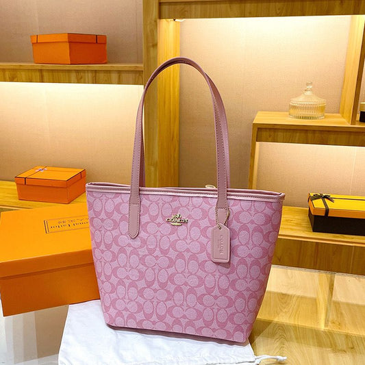 Coach Tote Bag – Timeless Elegance, Everyday Versatility