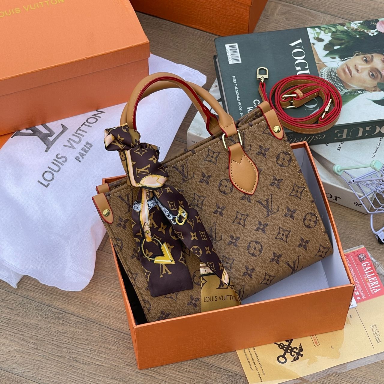 Louis Vuitton Midi Bag – Timeless Elegance in Perfect Proportions
