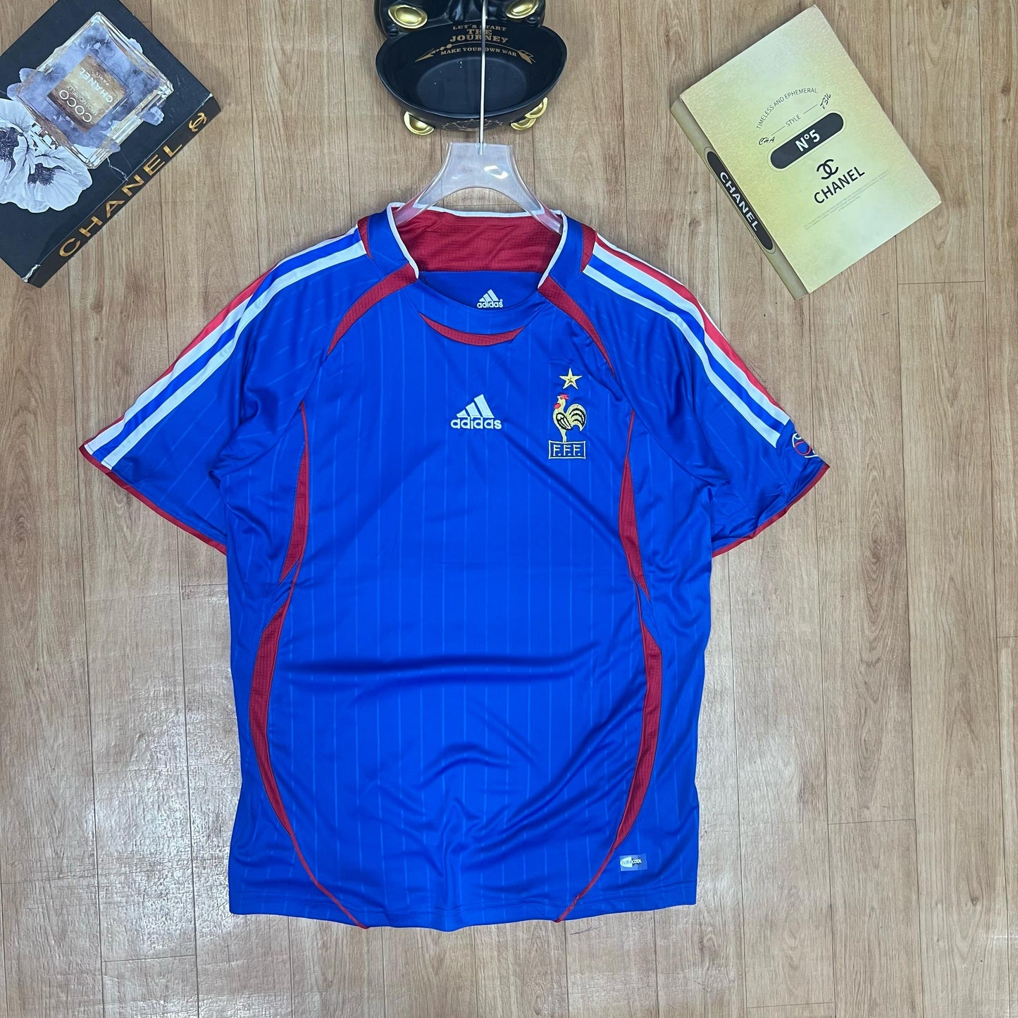 France Retro Jersey – A Tribute to Football Legacy