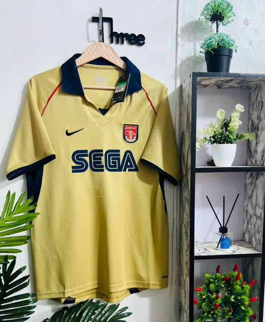 Arsenal Retro Jersey - A Classic Tribute to The Gunners