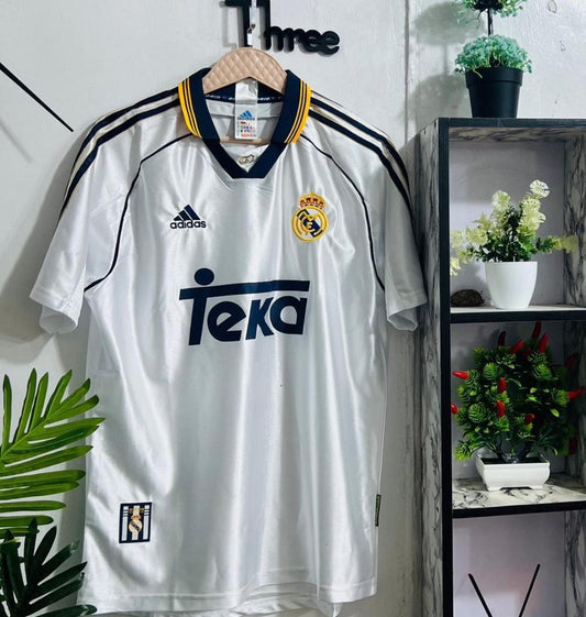 Real Madrid Retro Jersey - Relive the Glory of Los Blancos