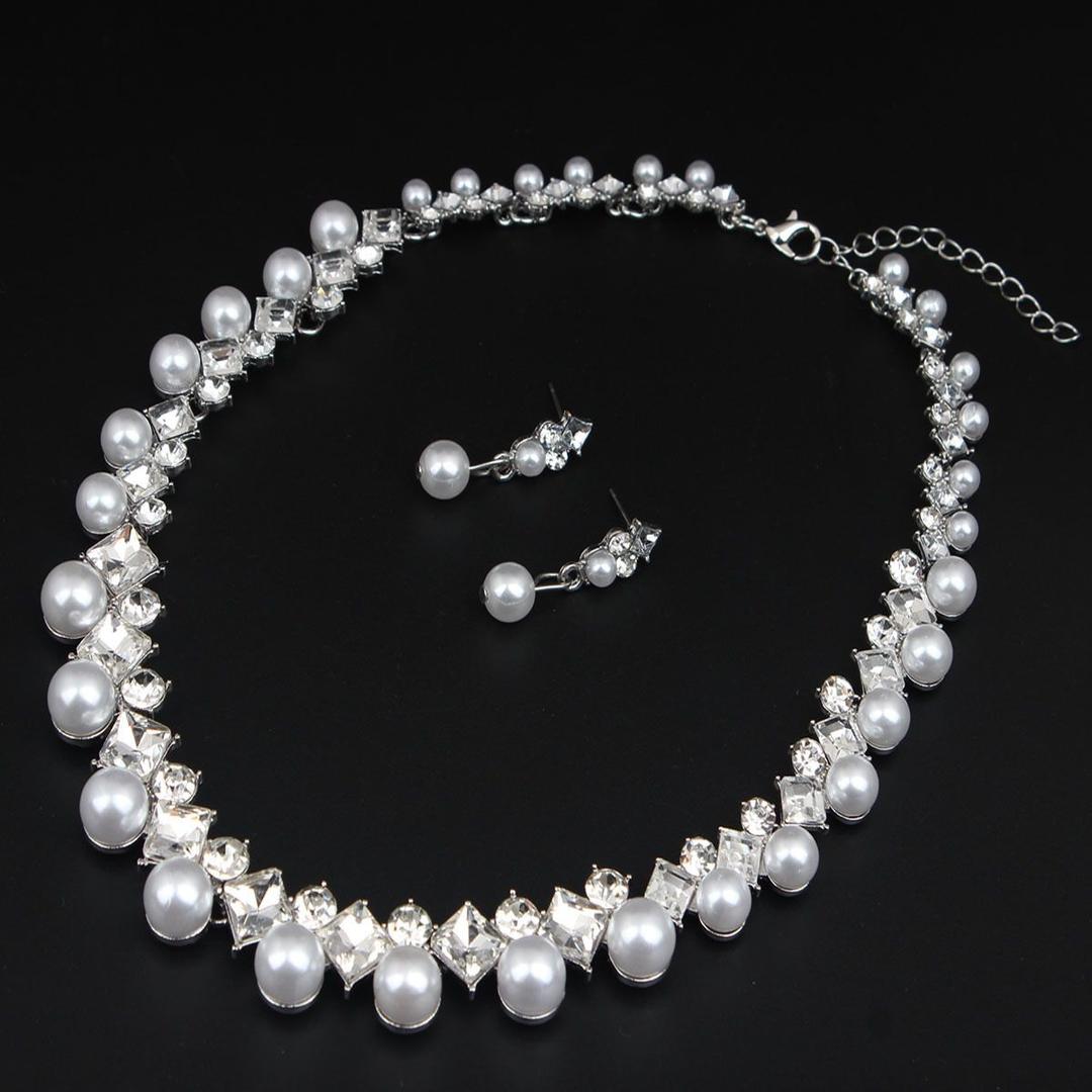 Pearl Necklace & Earring Set 🤩🔥