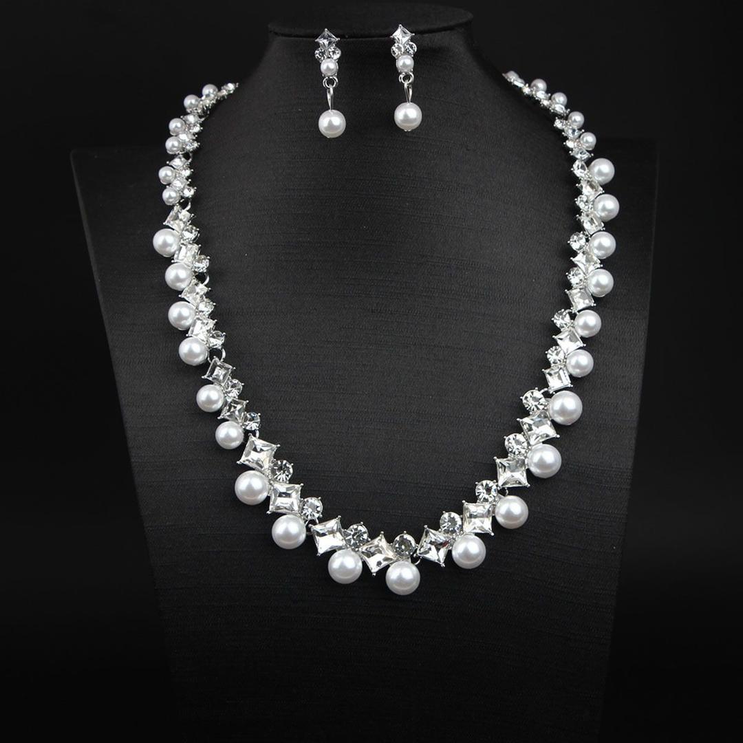 Pearl Necklace & Earring Set 🤩🔥