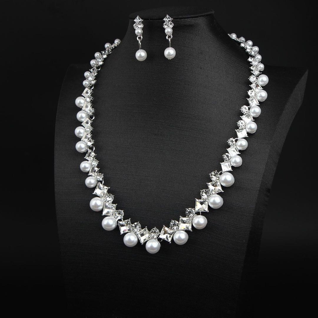 Pearl Necklace & Earring Set 🤩🔥