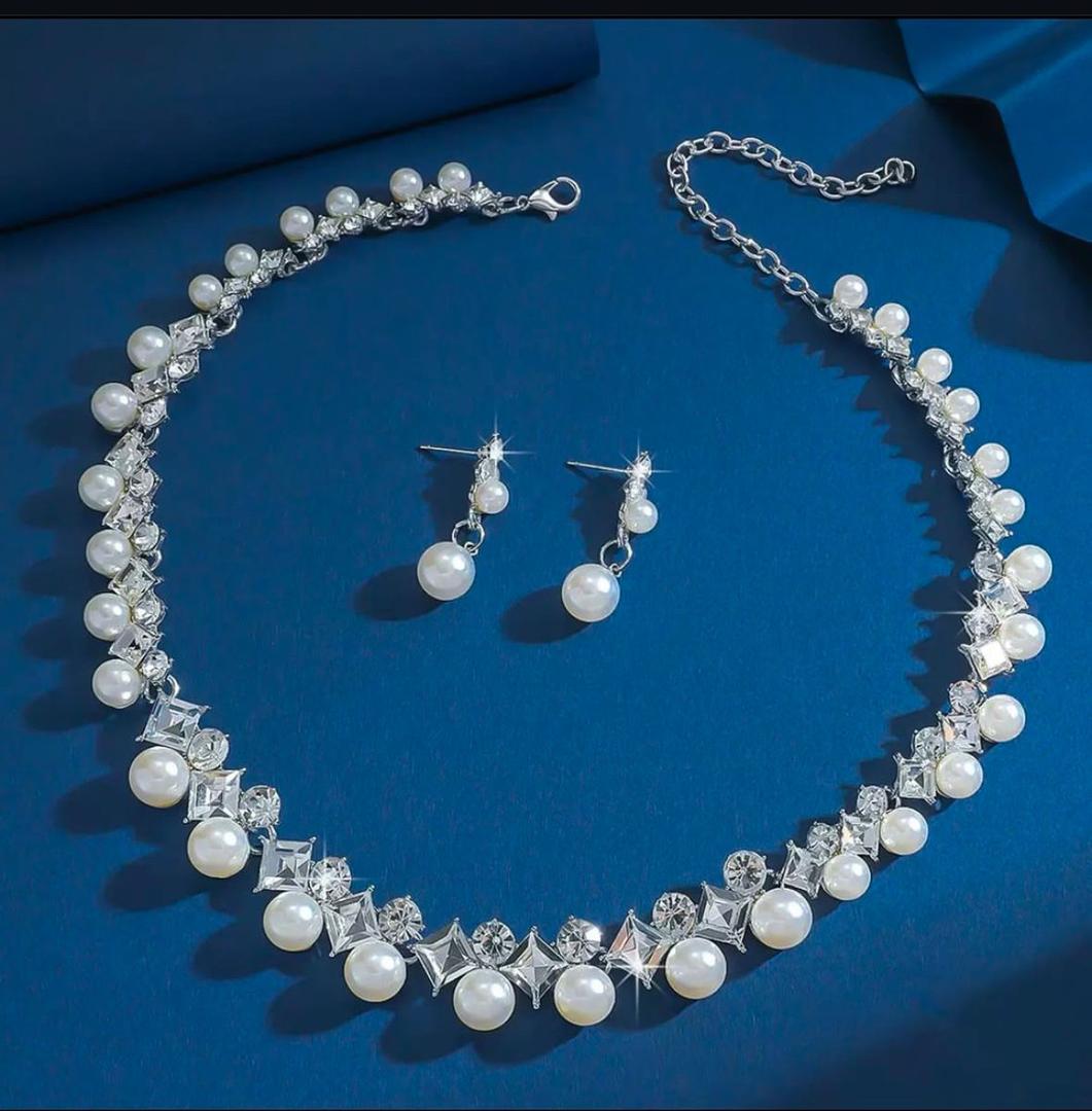 Pearl Necklace & Earring Set 🤩🔥
