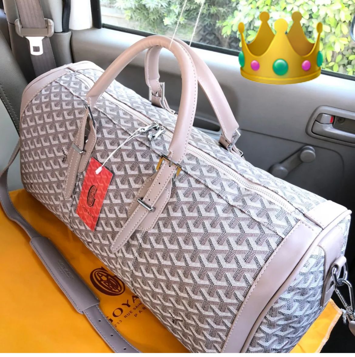 Luxury Goyard Travel Bag – The Ultimate in Prestige and Practicality