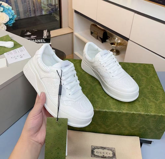 Gucci GG White Unisex Sneakers – Timeless Style with Iconic Elegance