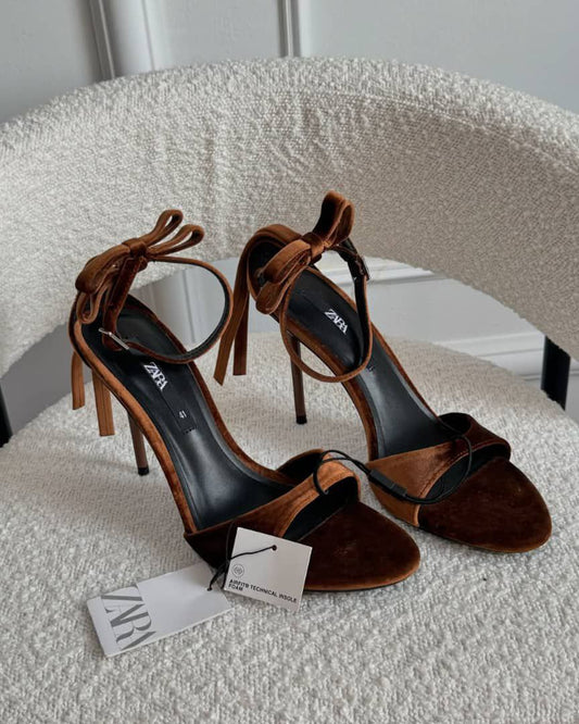 ZARA Classic Heel – Effortless Elegance, Every Step