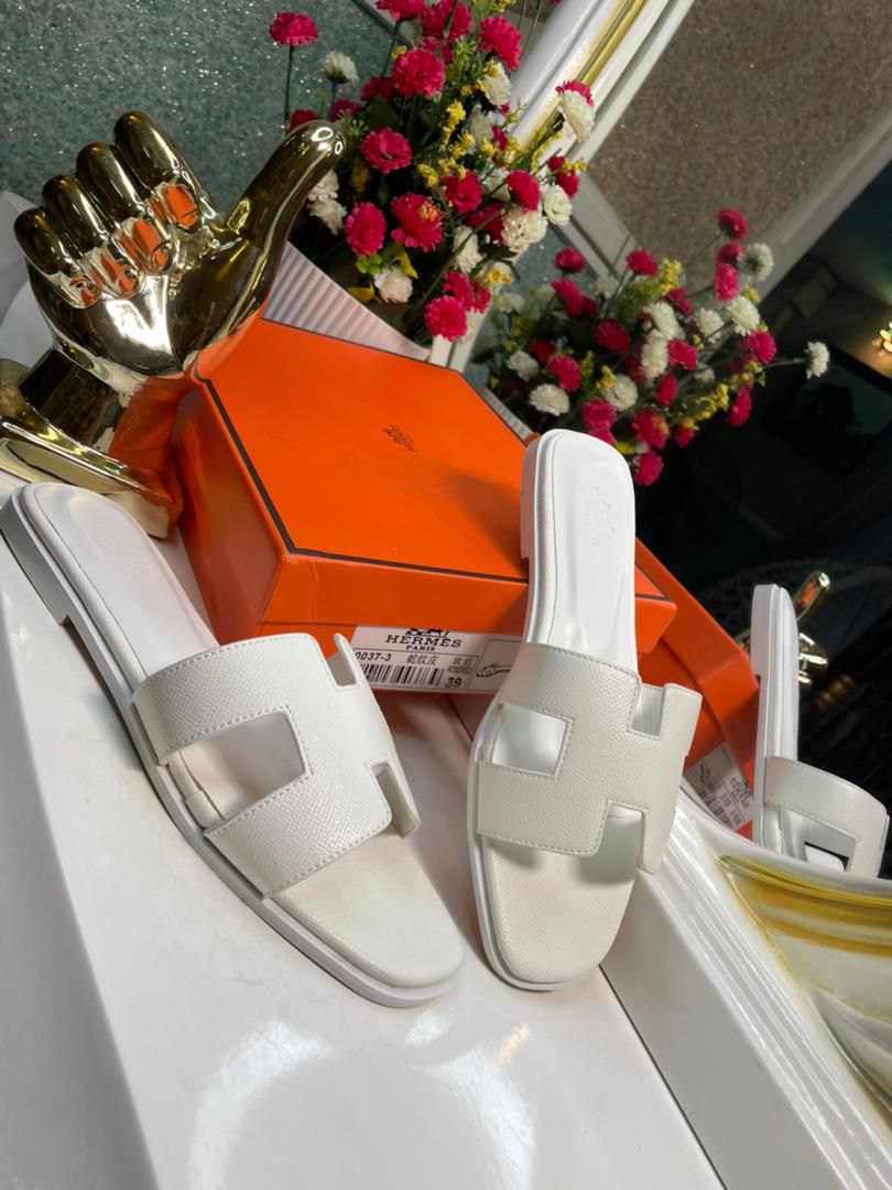 Hermès Slippers: Timeless Elegance and Comfort