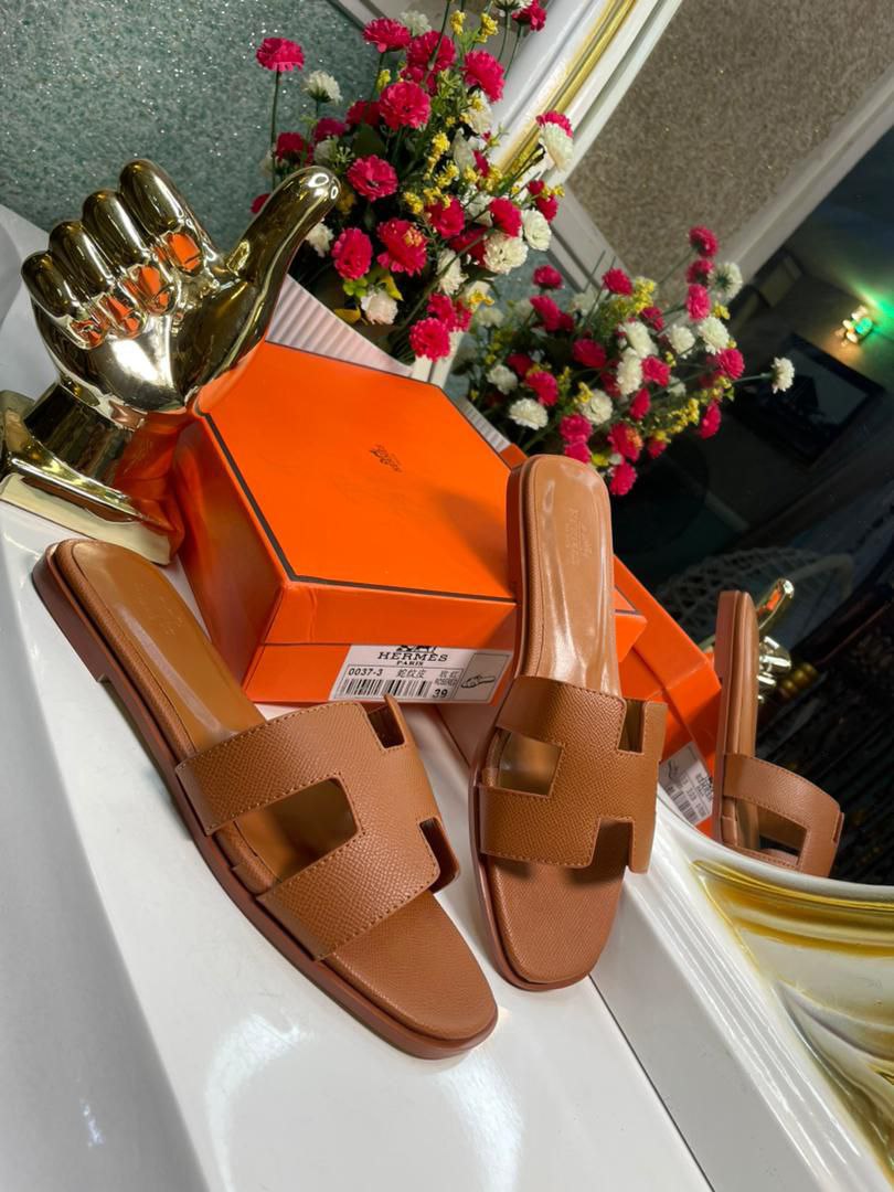 Hermès Slippers: Timeless Elegance and Comfort