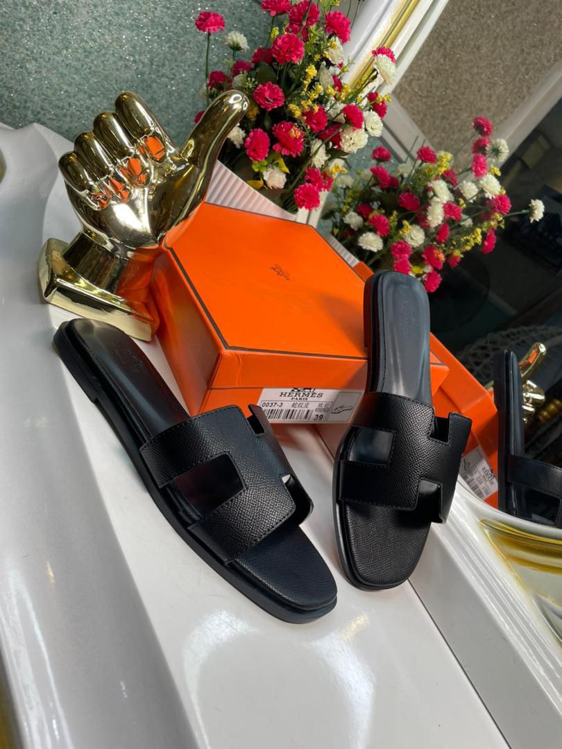 Hermès Slippers: Timeless Elegance and Comfort